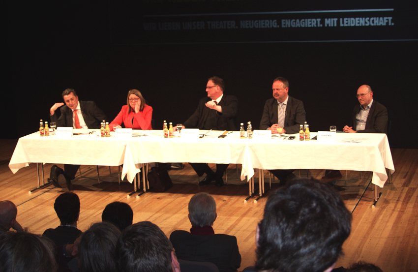 Die RitterInnen der Tafelrunde (v.l.n.r.): Gunar Schellenberger (CDU), Claudia Dalbert ( GRÜNE), Olaf Zimmermann (Deutscher Kulturrat), Wulf Gallert ( LINKE), Detlef Wendt (SPD)